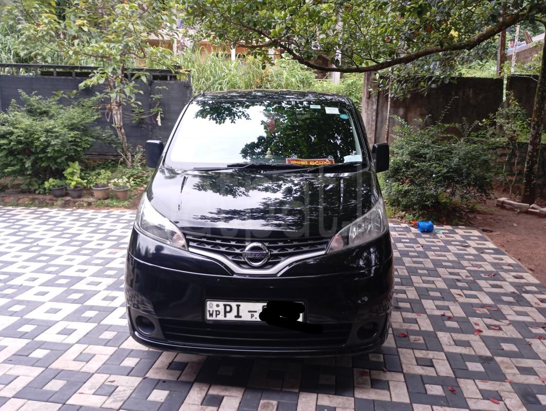 Nissan NV200 2015 - භාවිතා කරන ලද වෑන් රථය sale in Sri Lanka - patpat.lk