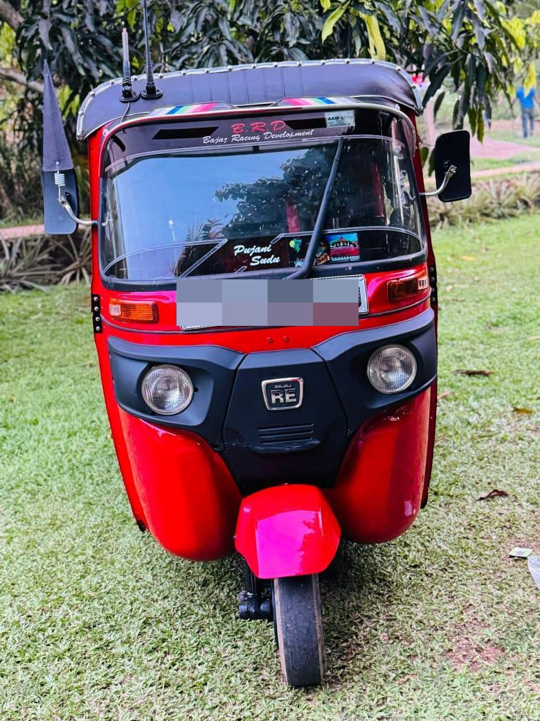 Bajaj Three Wheel 2015 - භාවිතා කරන ලද ත්‍රිරෝද රථය sale in Sri Lanka - patpat.lk