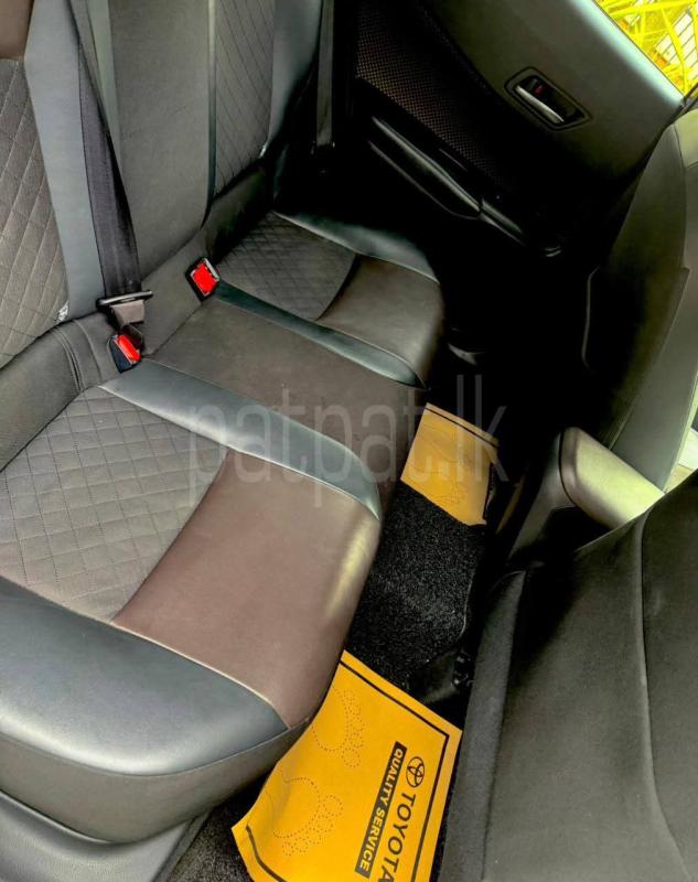 Toyota CHR 2017 - பயன்படுத்தப்பட்டது SUV sale in Sri Lanka - patpat.lk