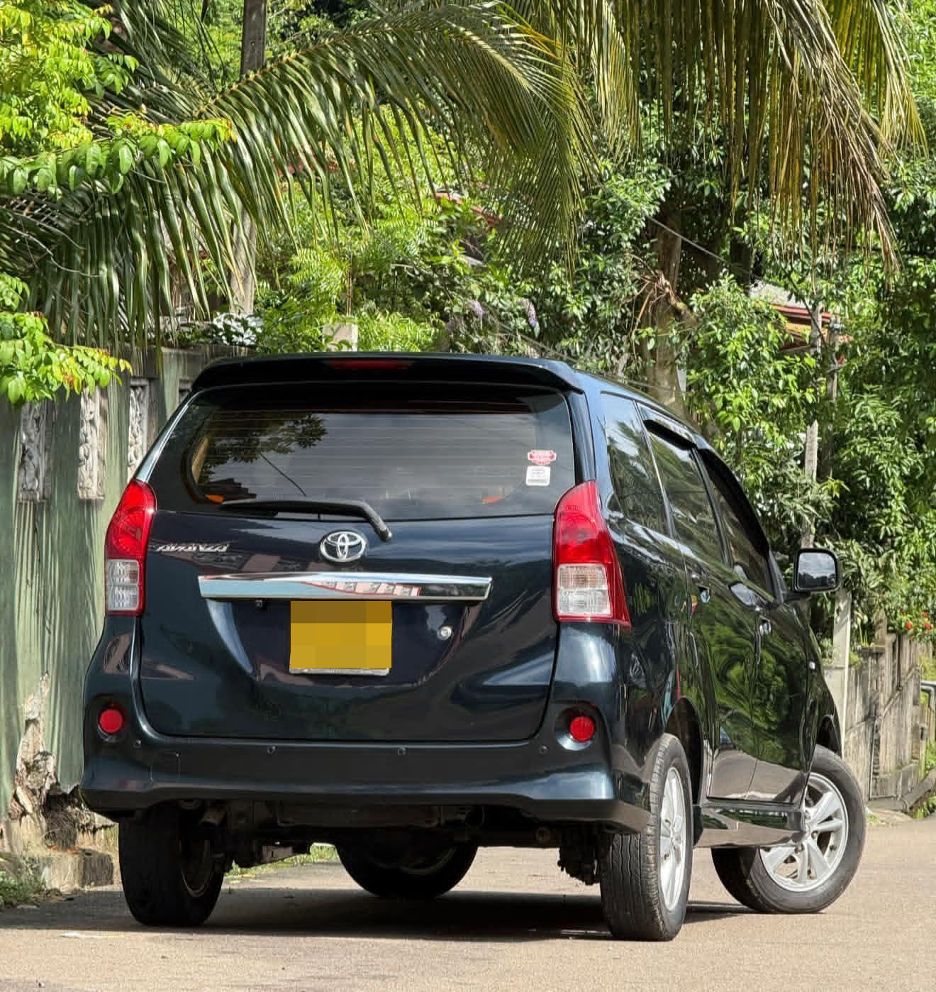 Toyota Avanza 2012 - பயன்படுத்தப்பட்டது வேன் sale in Sri Lanka - patpat.lk