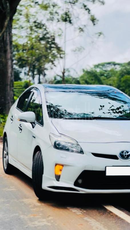 Toyota Prius 2013 - பயன்படுத்தப்பட்டது கார் sale in Sri Lanka - patpat.lk