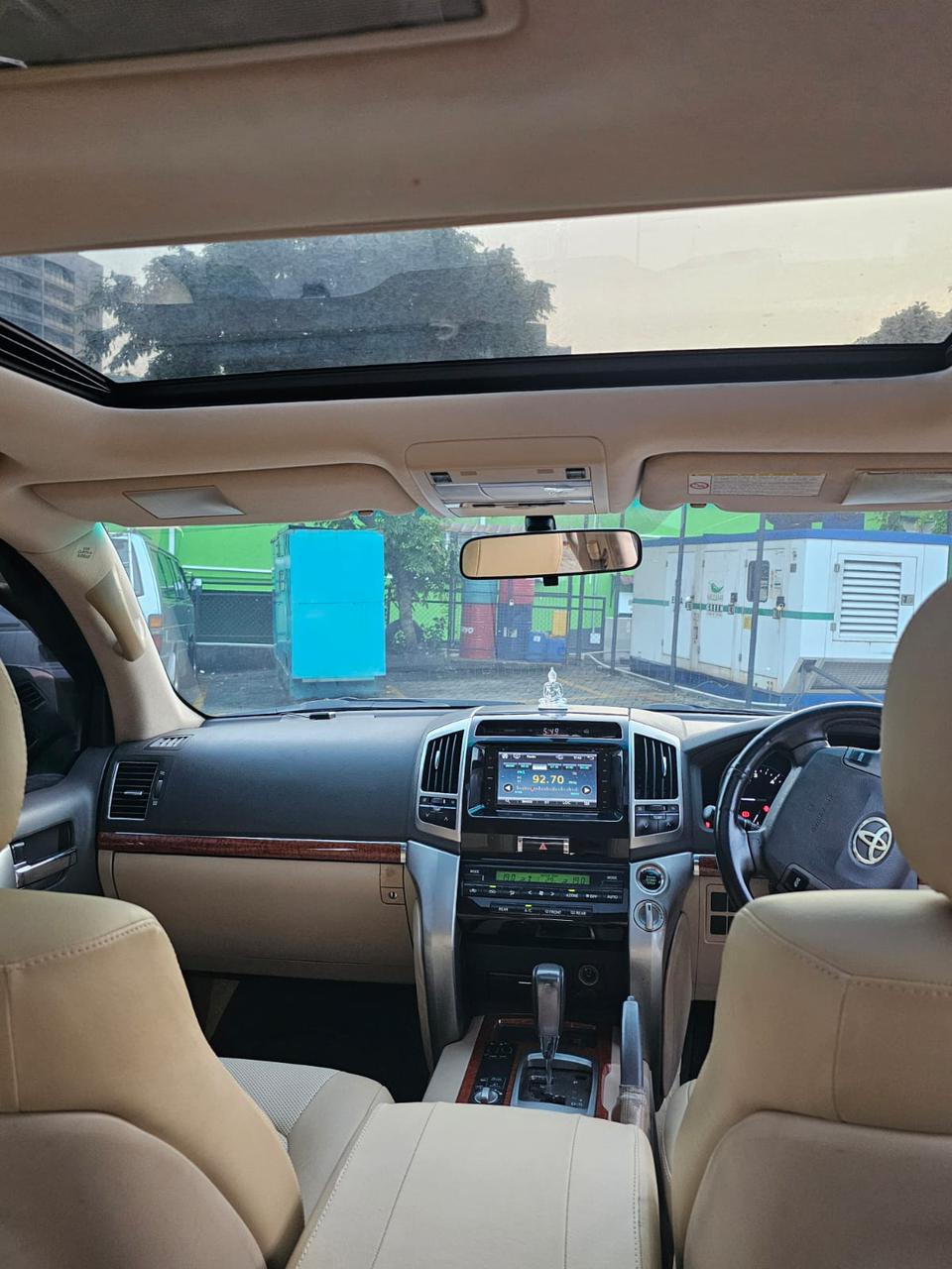 Toyota Land Cruiser 2012 - භාවිතා කරන ලද SUV රථය sale in Sri Lanka - patpat.lk