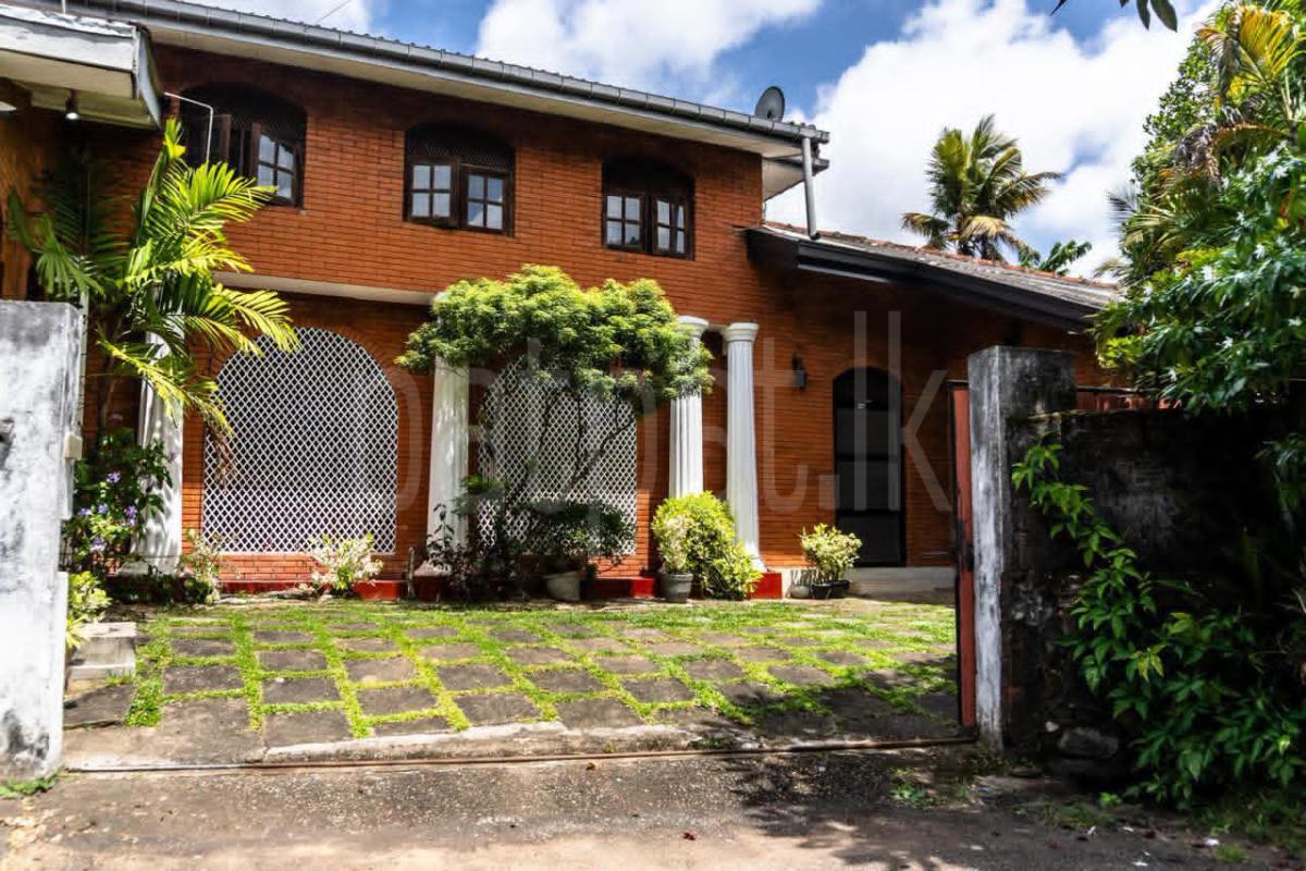 House for Sale in Colombo Fort (Colombo 01)