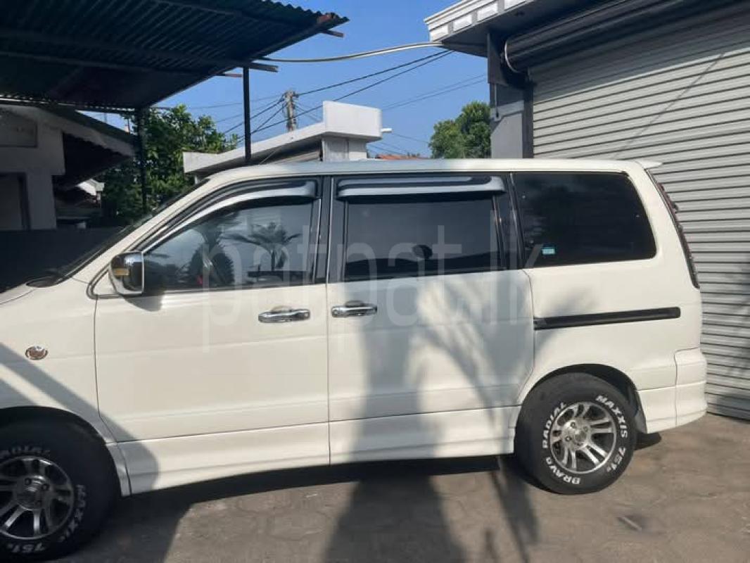 Toyota Noah 2001 - பயன்படுத்தப்பட்டது வேன் sale in Sri Lanka - patpat.lk
