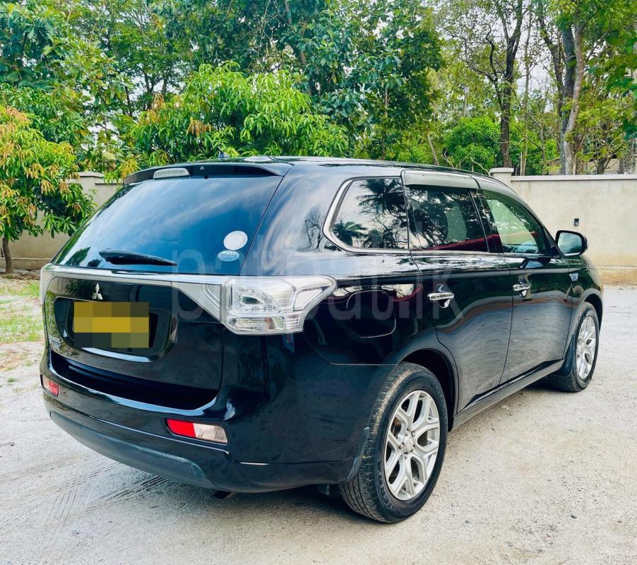 Mitsubishi Outlander 2013 - பயன்படுத்தப்பட்டது SUV sale in Sri Lanka - patpat.lk