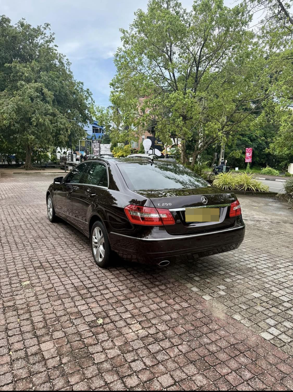 Mercedes Benz E250 2009 - பயன்படுத்தப்பட்டது கார் sale in Sri Lanka - patpat.lk