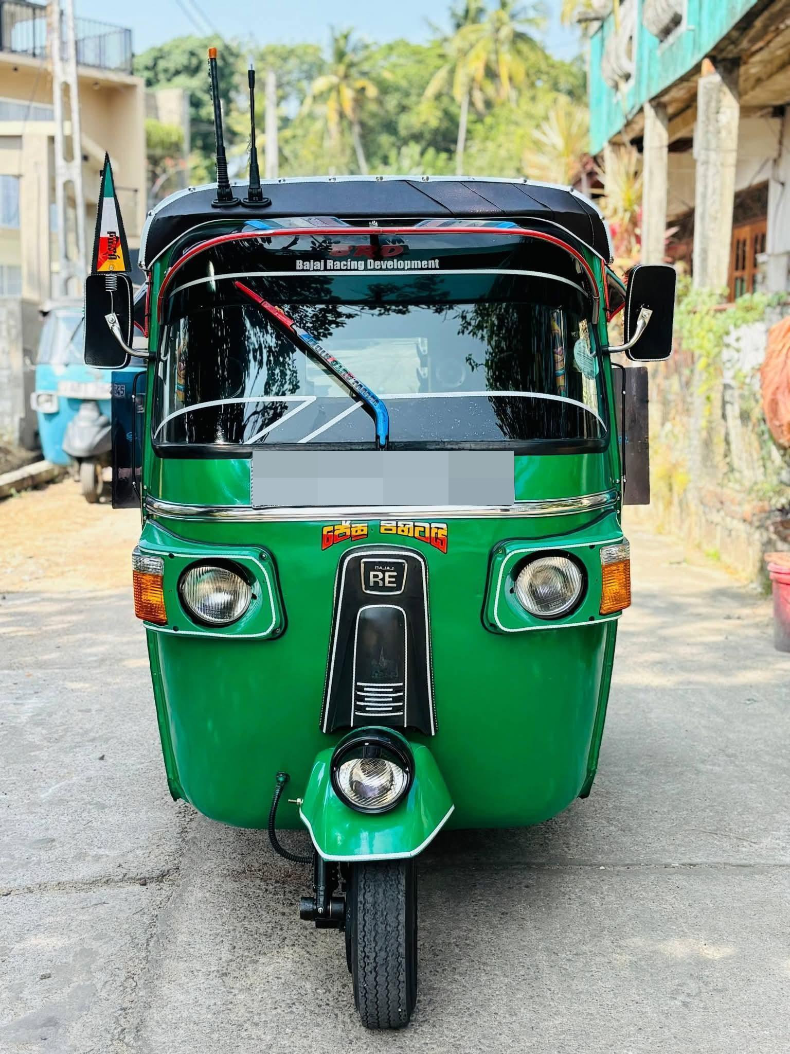 Bajaj Three Wheel 2012 ads-image-1