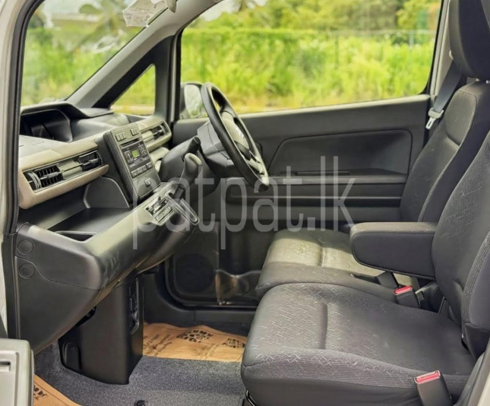 Advertisement image 6