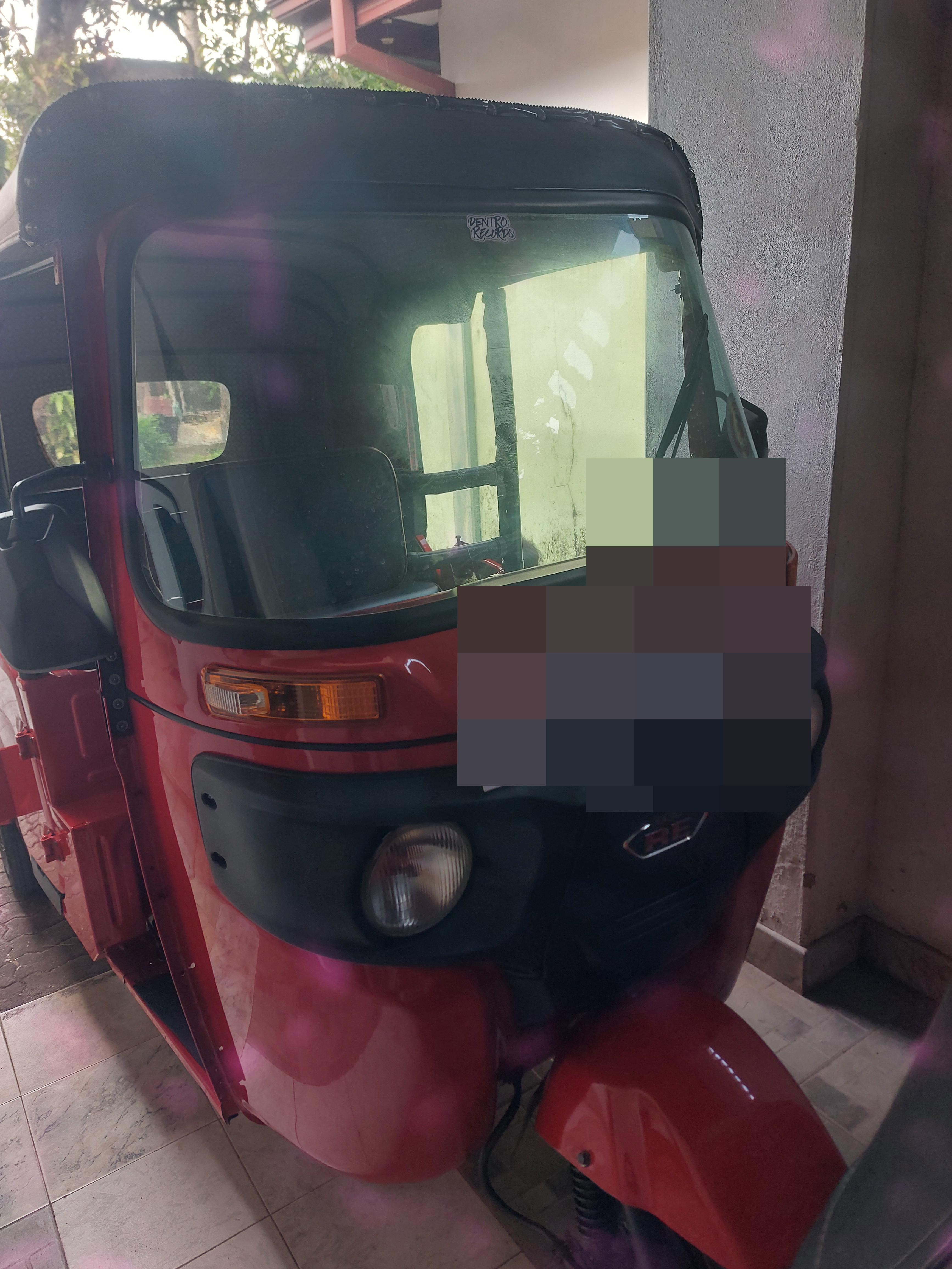 Bajaj Three Wheel 2025 - பயன்படுத்தப்பட்டது முச்சக்கர வண்டி sale in Sri Lanka - patpat.lk