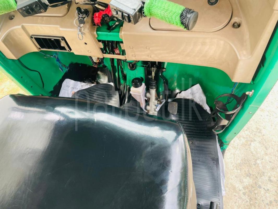 Advertisement image 6