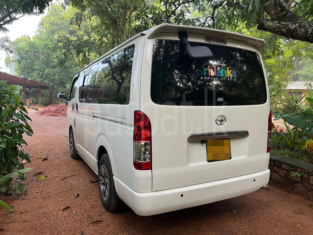 Toyota Hiace 2011 - பயன்படுத்தப்பட்டது வேன் sale in Sri Lanka - patpat.lk