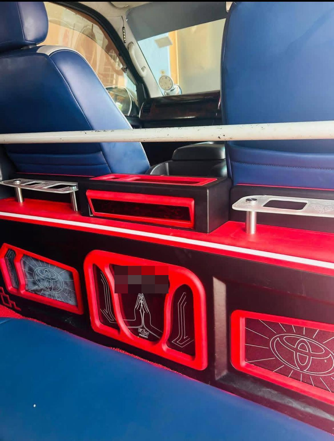 Toyota Hiace 2015 - பயன்படுத்தப்பட்டது வேன் sale in Sri Lanka - patpat.lk