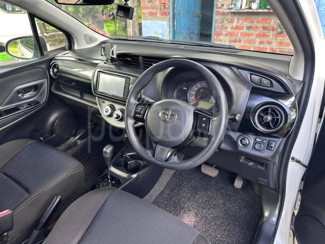 Toyota Vitz 2017 - භාවිතා කරන ලද කාර් sale in Sri Lanka - patpat.lk