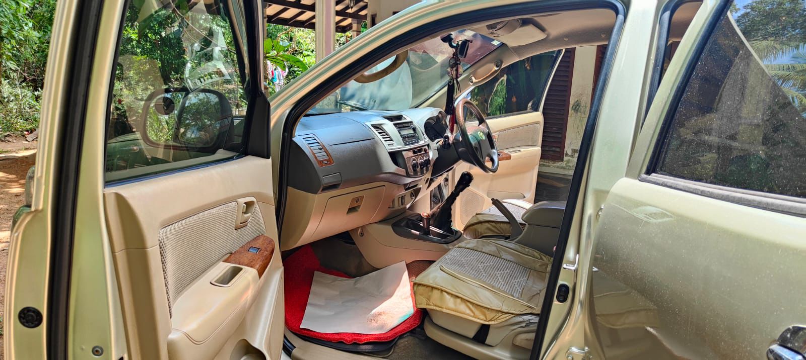 Toyota Hilux 2011 - பயன்படுத்தப்பட்டது சரக்கு போக்குவரத்து sale in Sri Lanka - patpat.lk