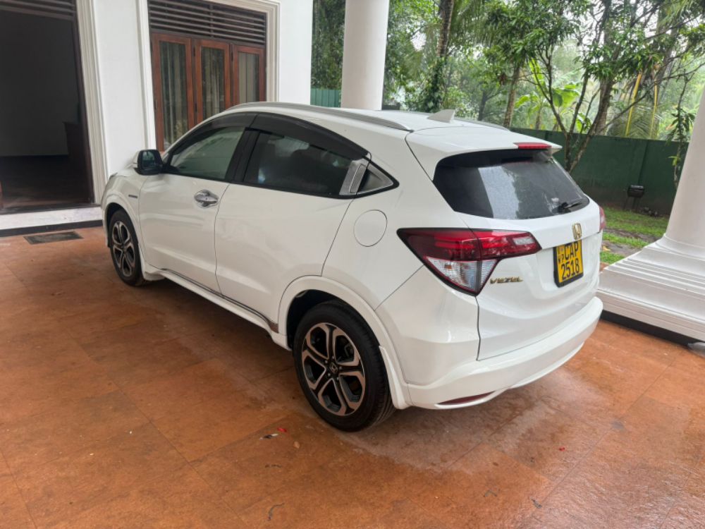 Honda Vezel 2016 - பயன்படுத்தப்பட்டது SUV sale in Sri Lanka - patpat.lk