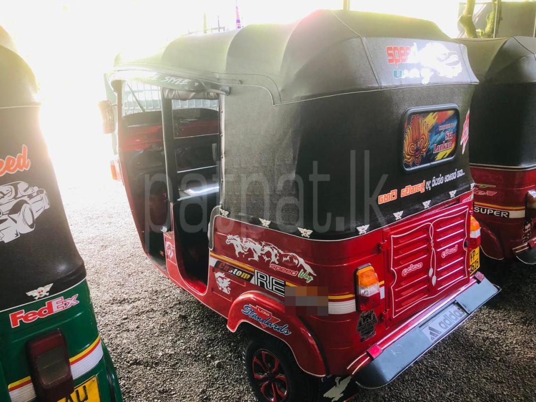Bajaj Three Wheel 2011 - மறுசீரமைக்கப்பட்டது முச்சக்கர வண்டி sale in Sri Lanka - patpat.lk