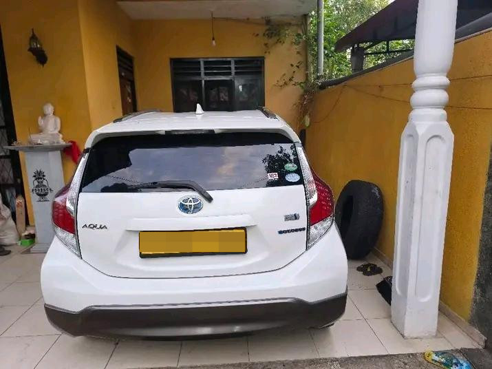 Toyota Aqua 2015 - Used Car sale in Sri Lanka - patpat.lk