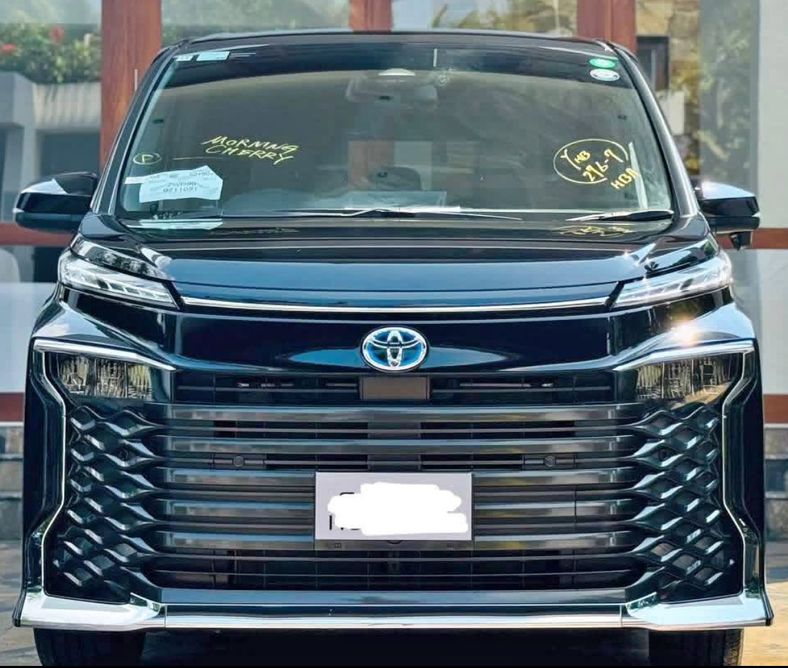 Toyota Voxy 2024 - Brand New Van sale in Sri Lanka - patpat.lk
