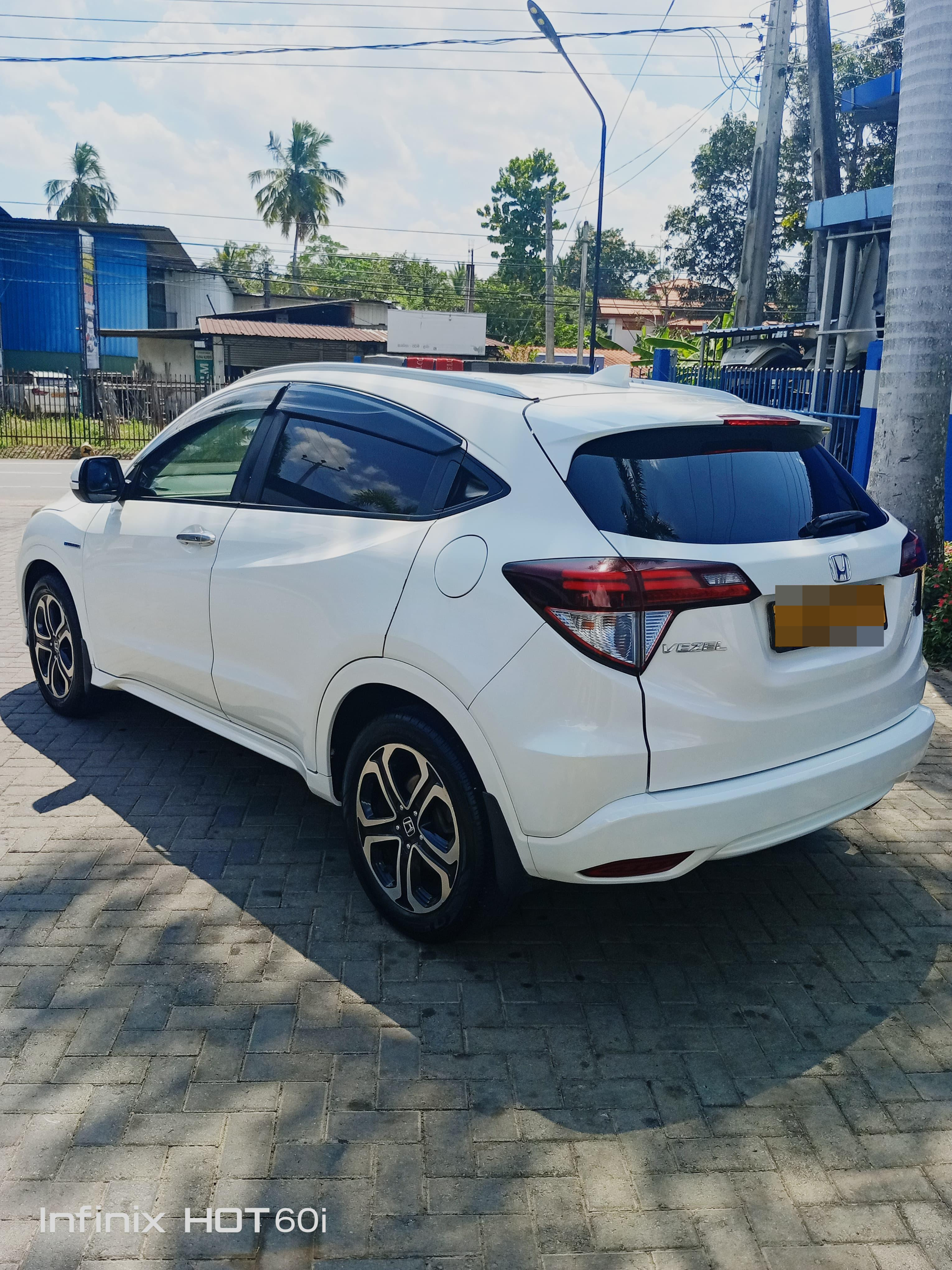 Honda Vezel 2014 - பயன்படுத்தப்பட்டது SUV sale in Sri Lanka - patpat.lk