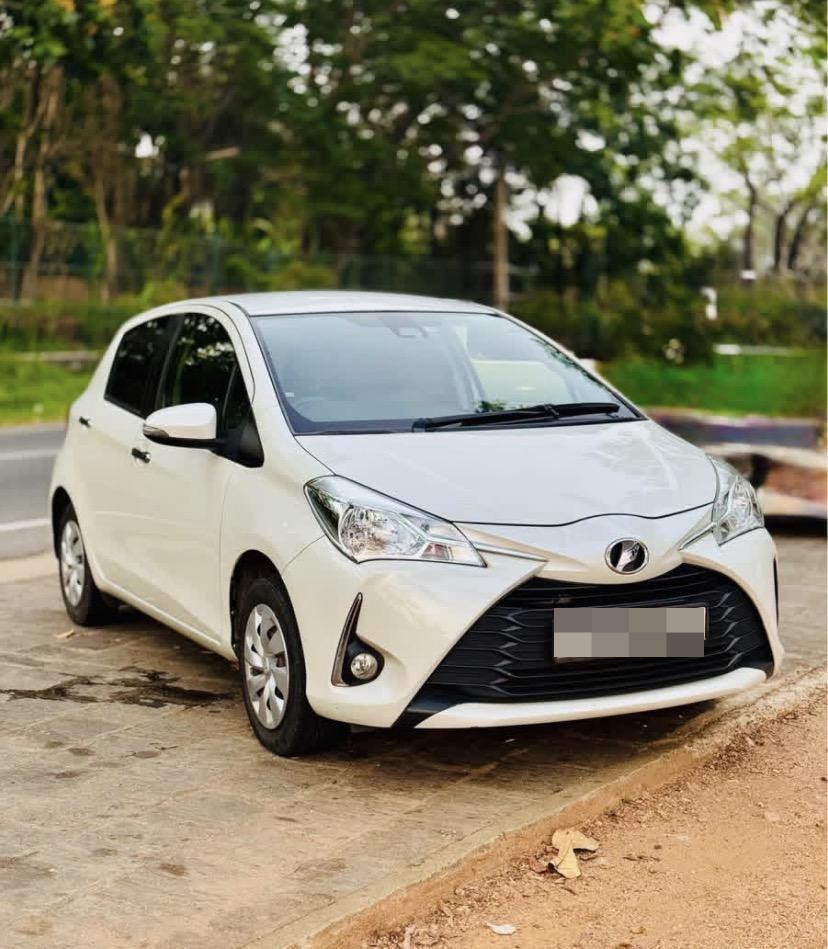 Toyota Vitz 2015 - භාවිතා කරන ලද කාර් sale in Sri Lanka - patpat.lk