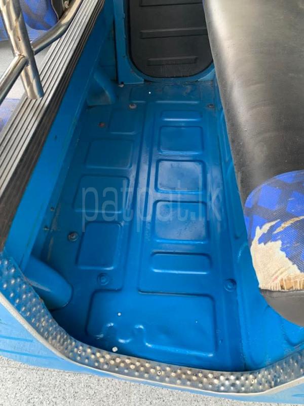 Bajaj 4 stroke 2011 - பயன்படுத்தப்பட்டது முச்சக்கர வண்டி sale in Sri Lanka - patpat.lk