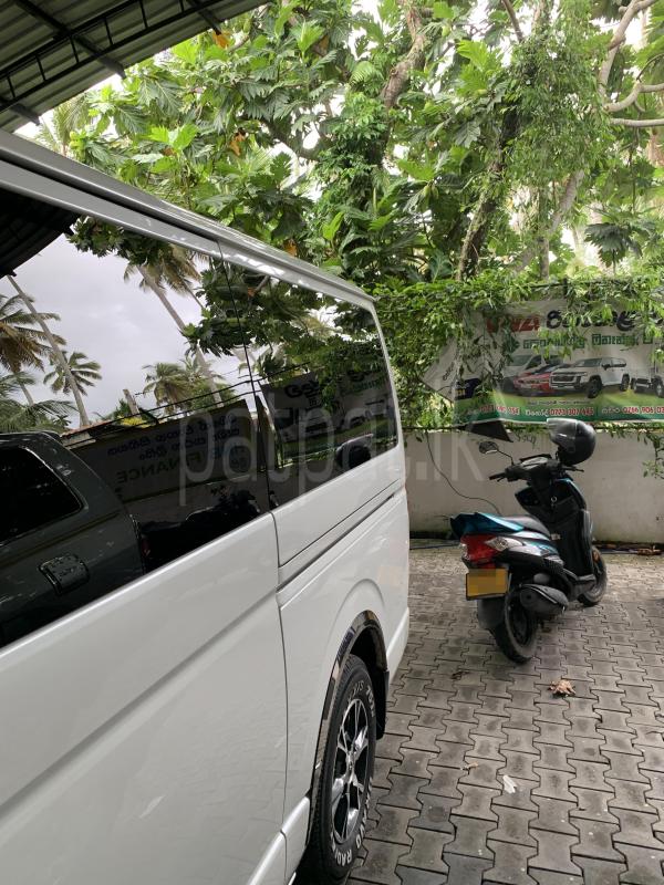 Toyota Hiace 2010 - Used Van sale in Sri Lanka - patpat.lk
