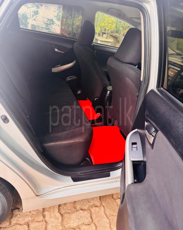 Toyota Prius 2013 - பயன்படுத்தப்பட்டது கார் sale in Sri Lanka - patpat.lk