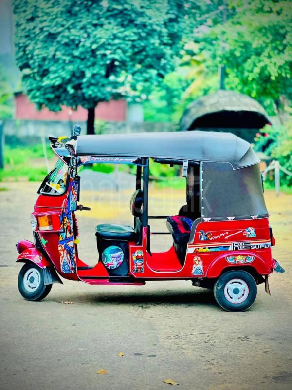 Bajaj 4 stroke 2011 - Used Three wheeler sale in Sri Lanka - patpat.lk