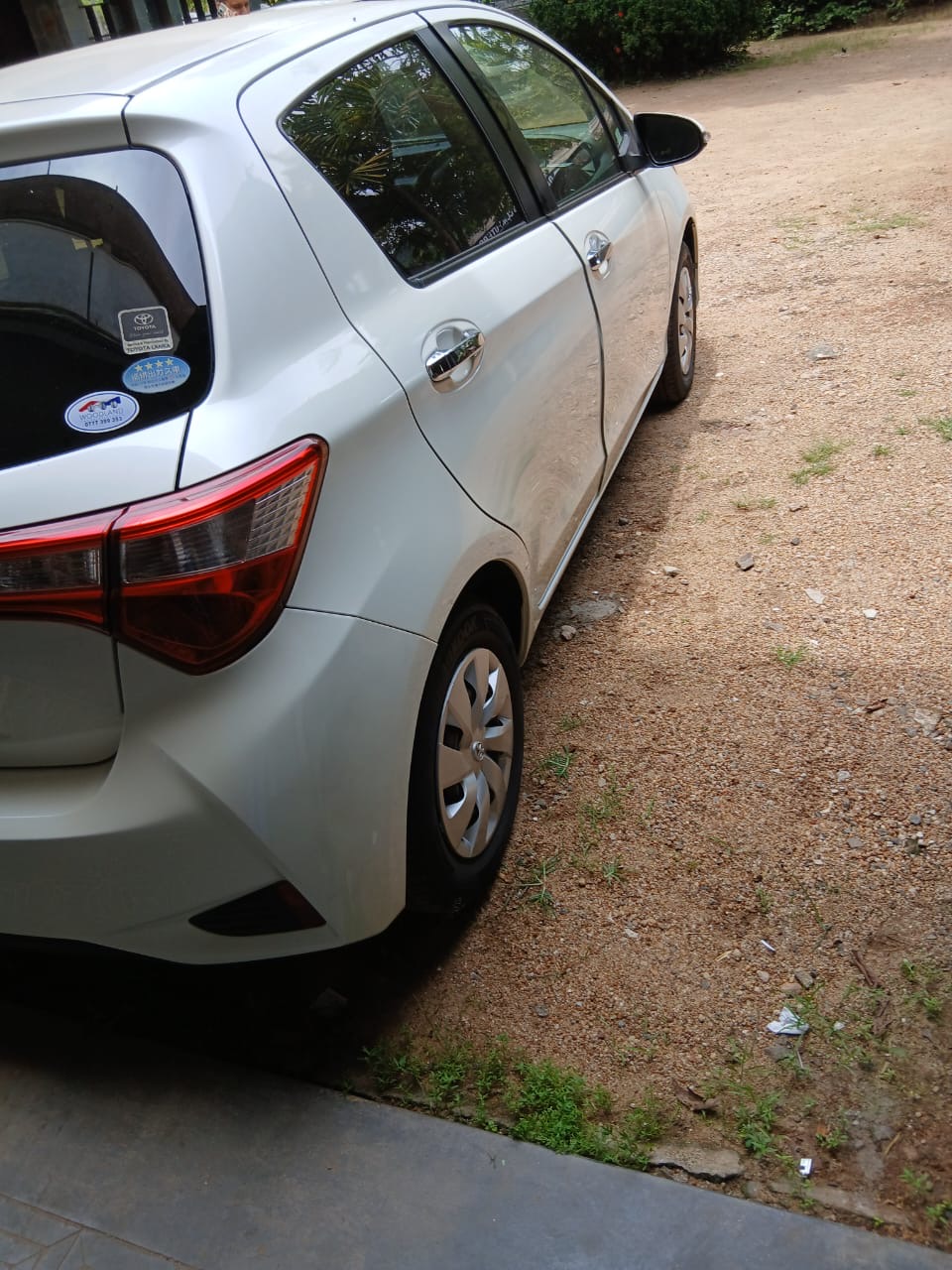 Toyota Vitz 2017 - භාවිතා කරන ලද කාර් sale in Sri Lanka - patpat.lk