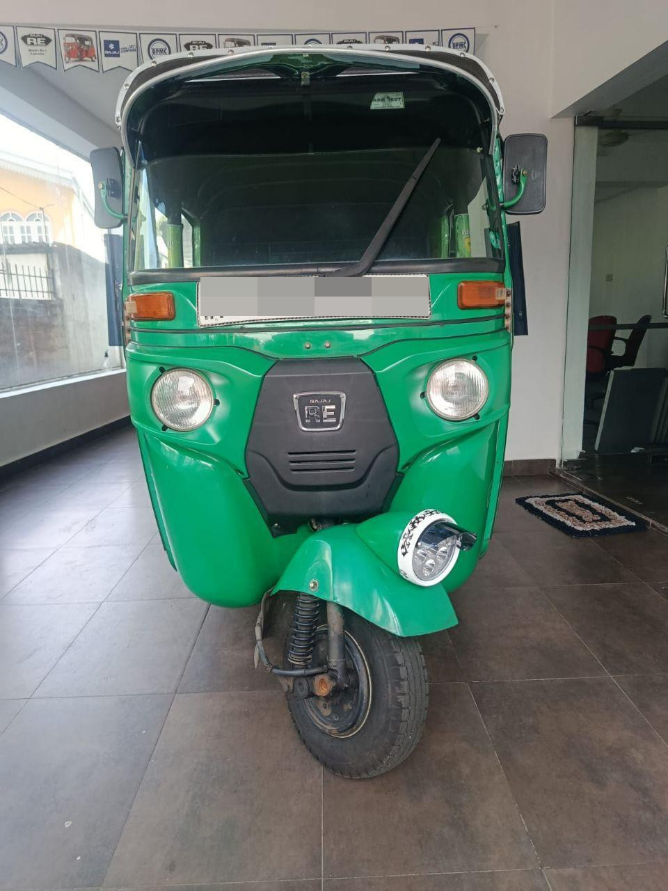 Bajaj Three Wheel 2018