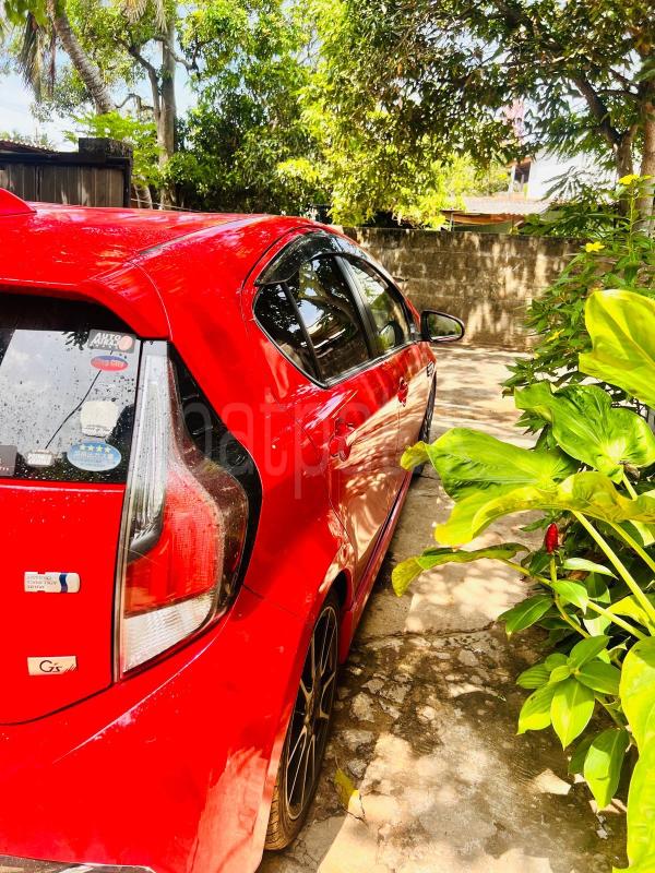 Toyota Aqua 2015 - பயன்படுத்தப்பட்டது கார் sale in Sri Lanka - patpat.lk