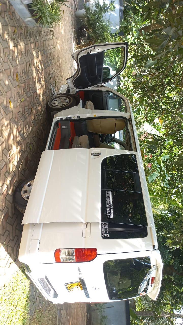 Toyota Hiace 2010 - භාවිතා කරන ලද වෑන් රථය sale in Sri Lanka - patpat.lk