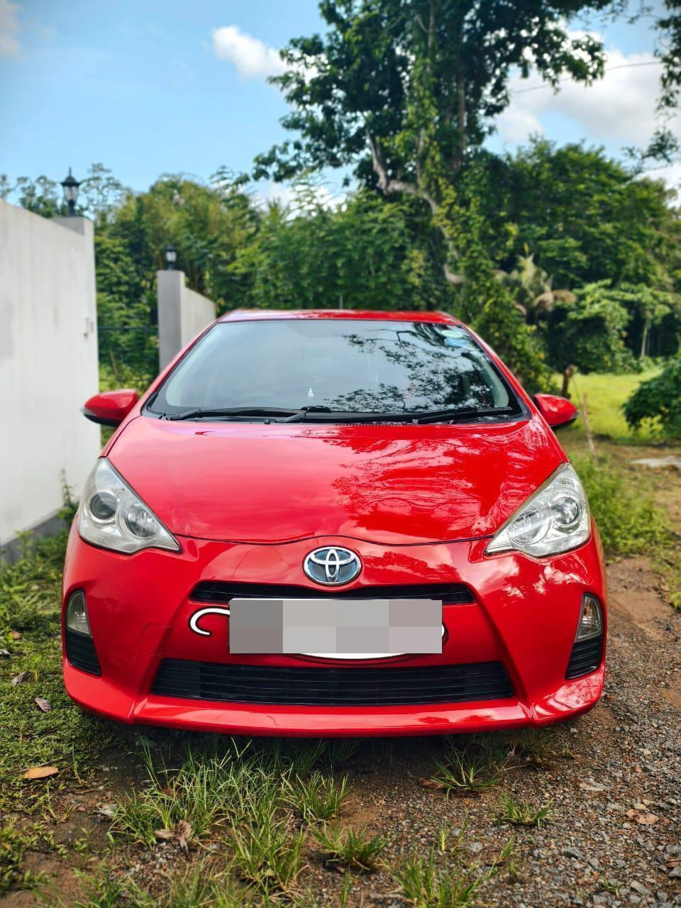 Toyota Aqua 2014 - பயன்படுத்தப்பட்டது கார் sale in Sri Lanka - patpat.lk