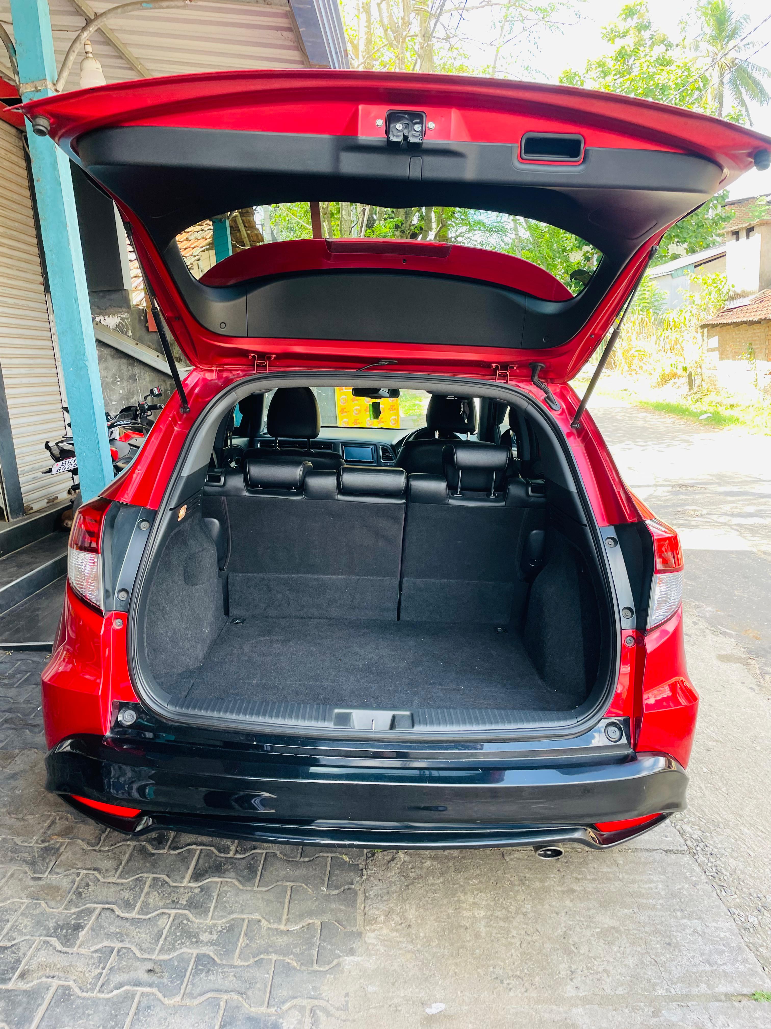 Honda Vezel 2018 - Used SUV sale in Sri Lanka - patpat.lk