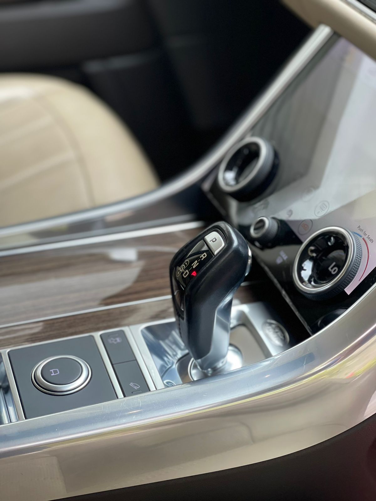 Land Rover Range Rover 2018 - Used SUV sale in Sri Lanka - patpat.lk