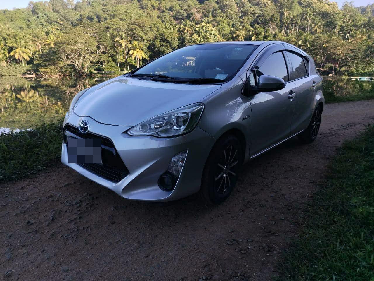 Toyota Aqua 2015 ads-image-1