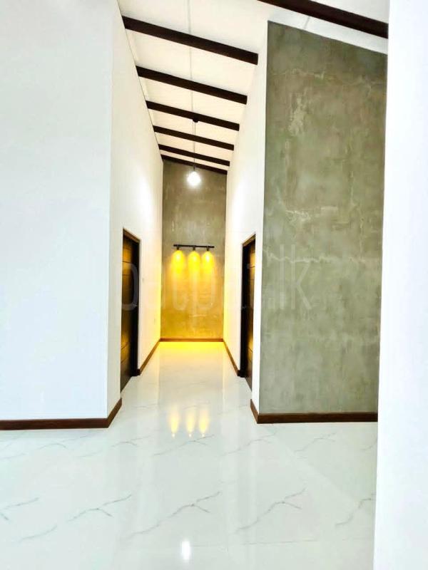 House for Sale in Athurugiriya
