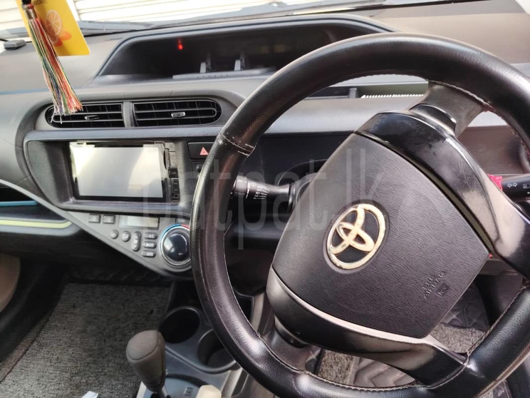 Toyota Aqua 2013 - பயன்படுத்தப்பட்டது கார் sale in Sri Lanka - patpat.lk