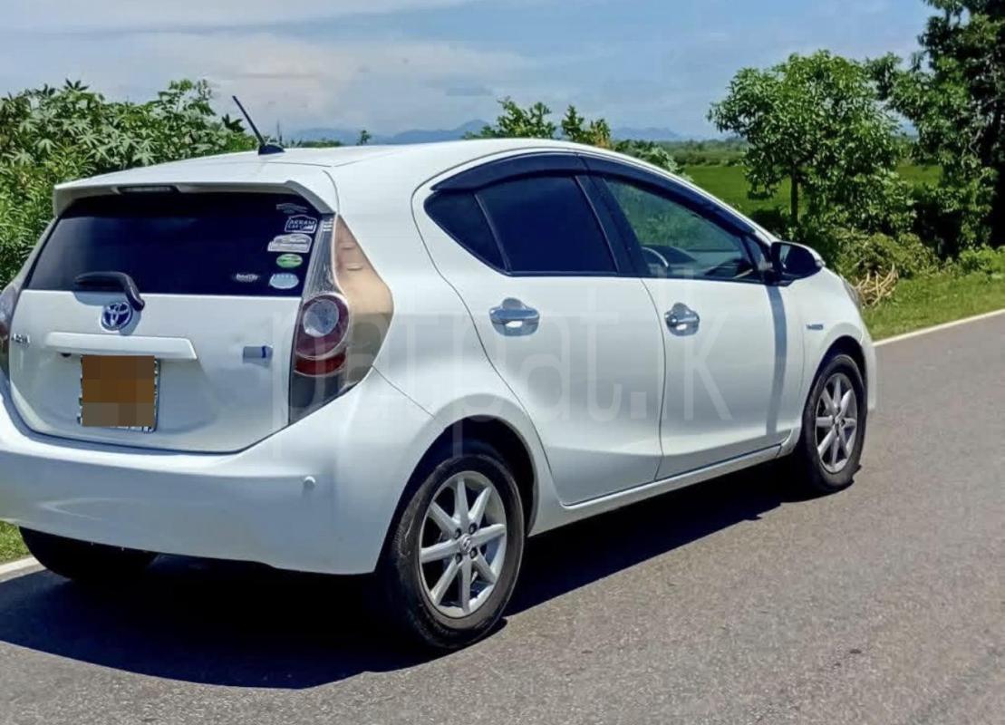 Toyota Aqua 2015 - பயன்படுத்தப்பட்டது கார் sale in Sri Lanka - patpat.lk