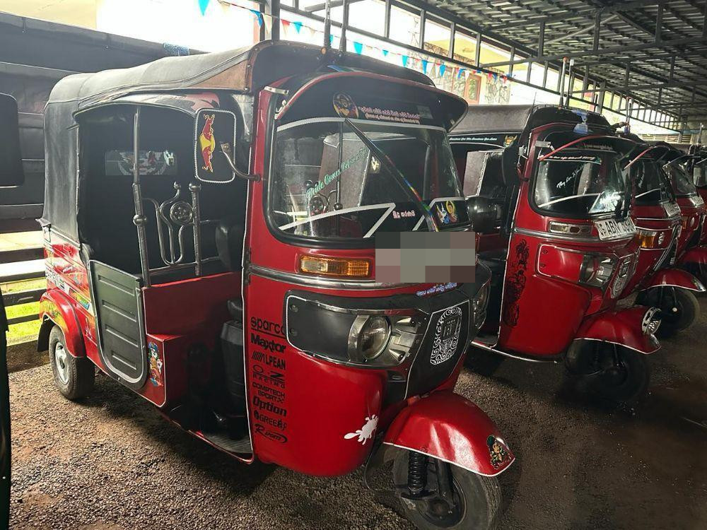 Bajaj 4 stroke 2013 - Used Three wheeler sale in Sri Lanka - patpat.lk