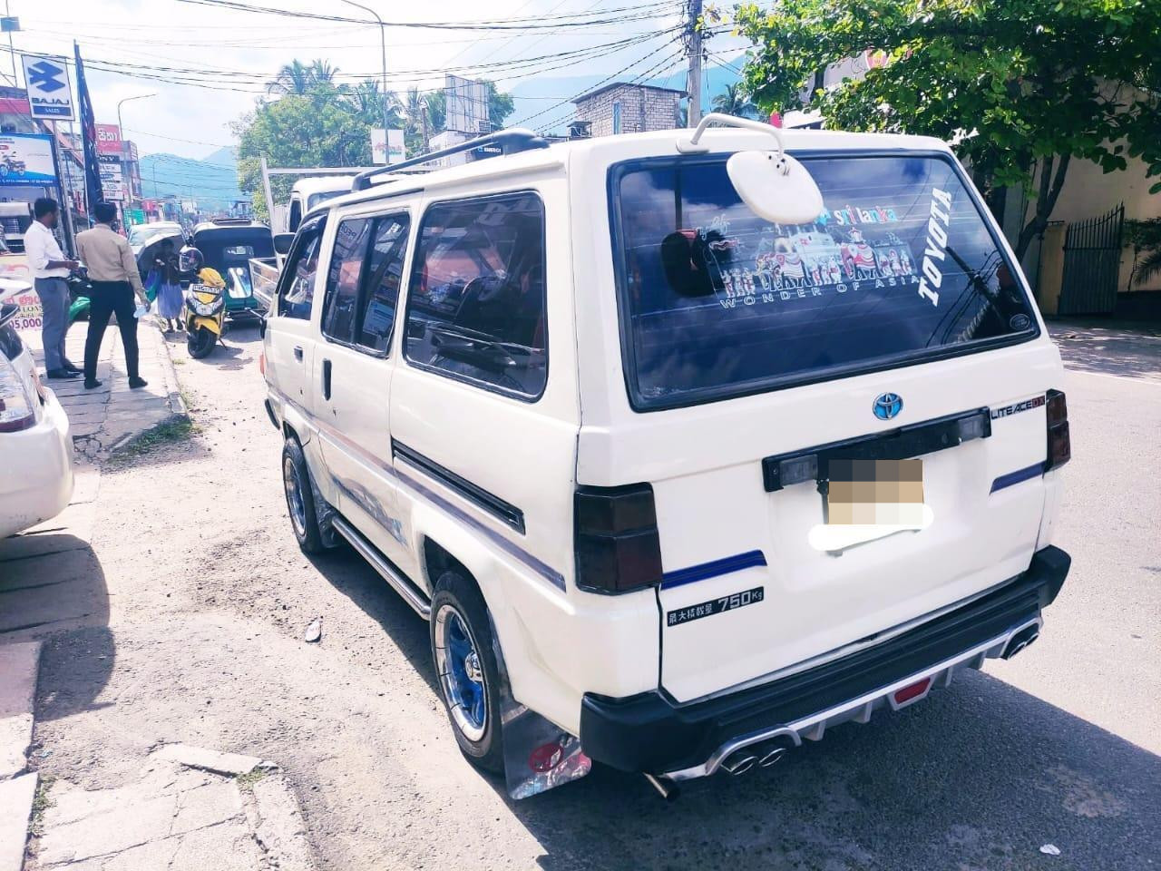 Toyota LITE ACE  1994 - பயன்படுத்தப்பட்டது வேன் sale in Sri Lanka - patpat.lk