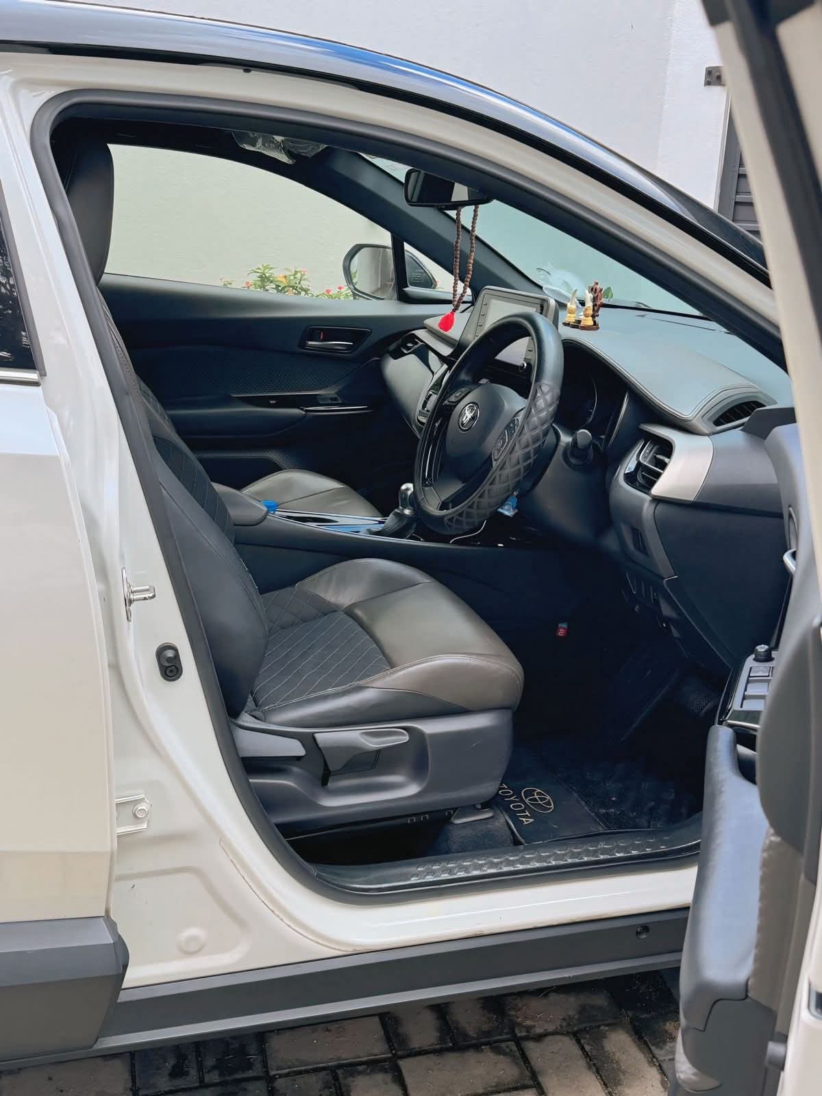 Toyota CHR 2019 - பயன்படுத்தப்பட்டது SUV sale in Sri Lanka - patpat.lk