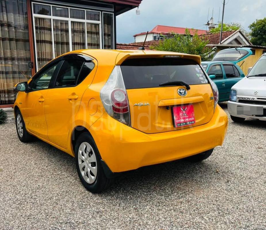 Toyota Aqua 2012 - பயன்படுத்தப்பட்டது கார் sale in Sri Lanka - patpat.lk