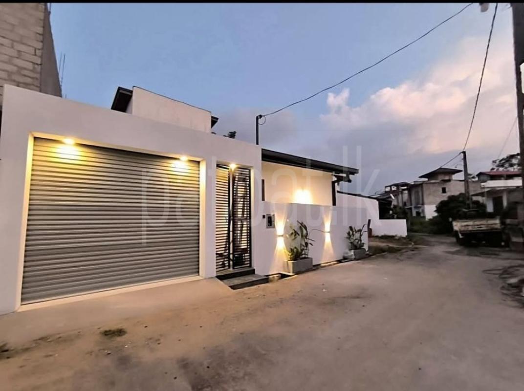 House for Sale in Athurugiriya ads-image-1