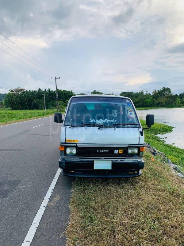 Toyota Hiace 1988 - பயன்படுத்தப்பட்டது வேன் sale in Sri Lanka - patpat.lk