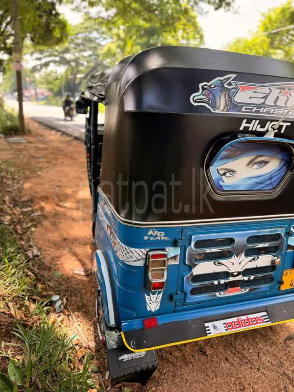 Bajaj Three Wheel 2011 - பயன்படுத்தப்பட்டது முச்சக்கர வண்டி sale in Sri Lanka - patpat.lk