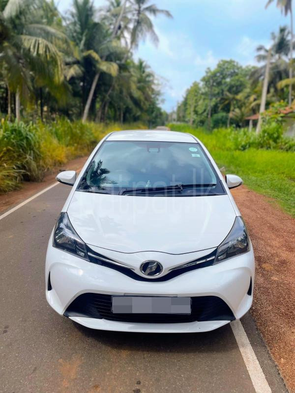 Toyota Vitz 2015 - பயன்படுத்தப்பட்டது கார் sale in Sri Lanka - patpat.lk