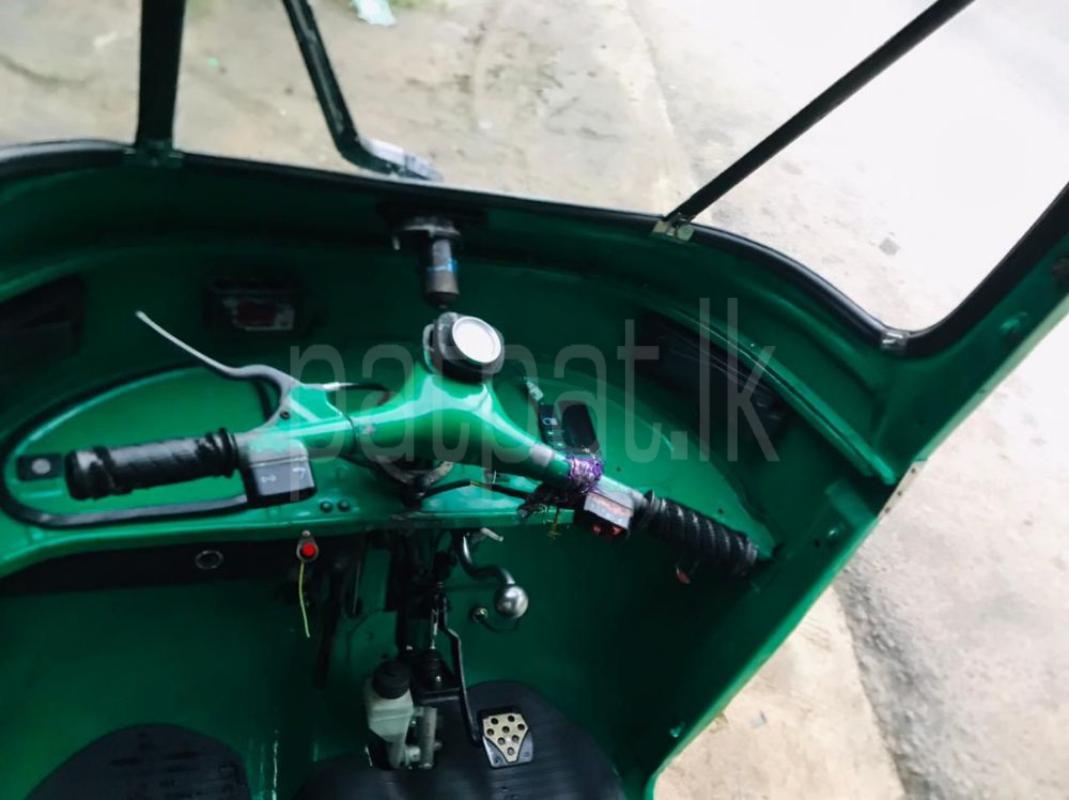 Bajaj 2 stroke 2005 - பயன்படுத்தப்பட்டது முச்சக்கர வண்டி sale in Sri Lanka - patpat.lk