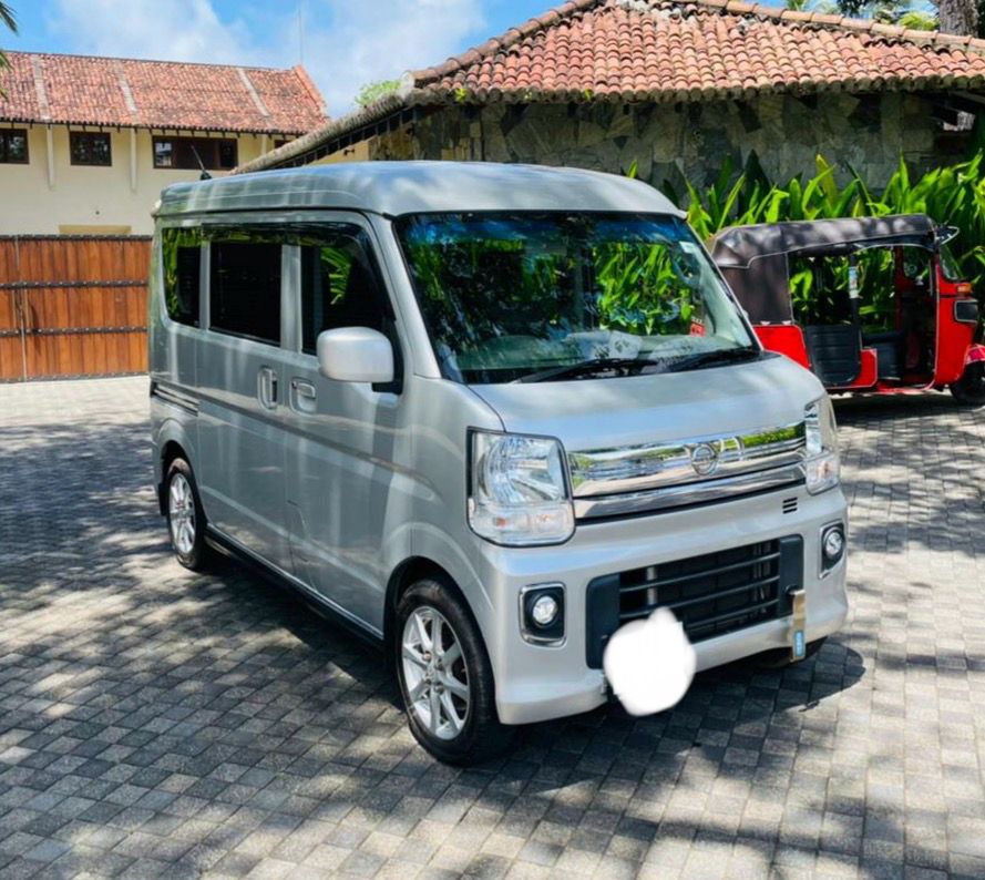 Nissan Clipper 2017 - பயன்படுத்தப்பட்டது வேன் sale in Sri Lanka - patpat.lk