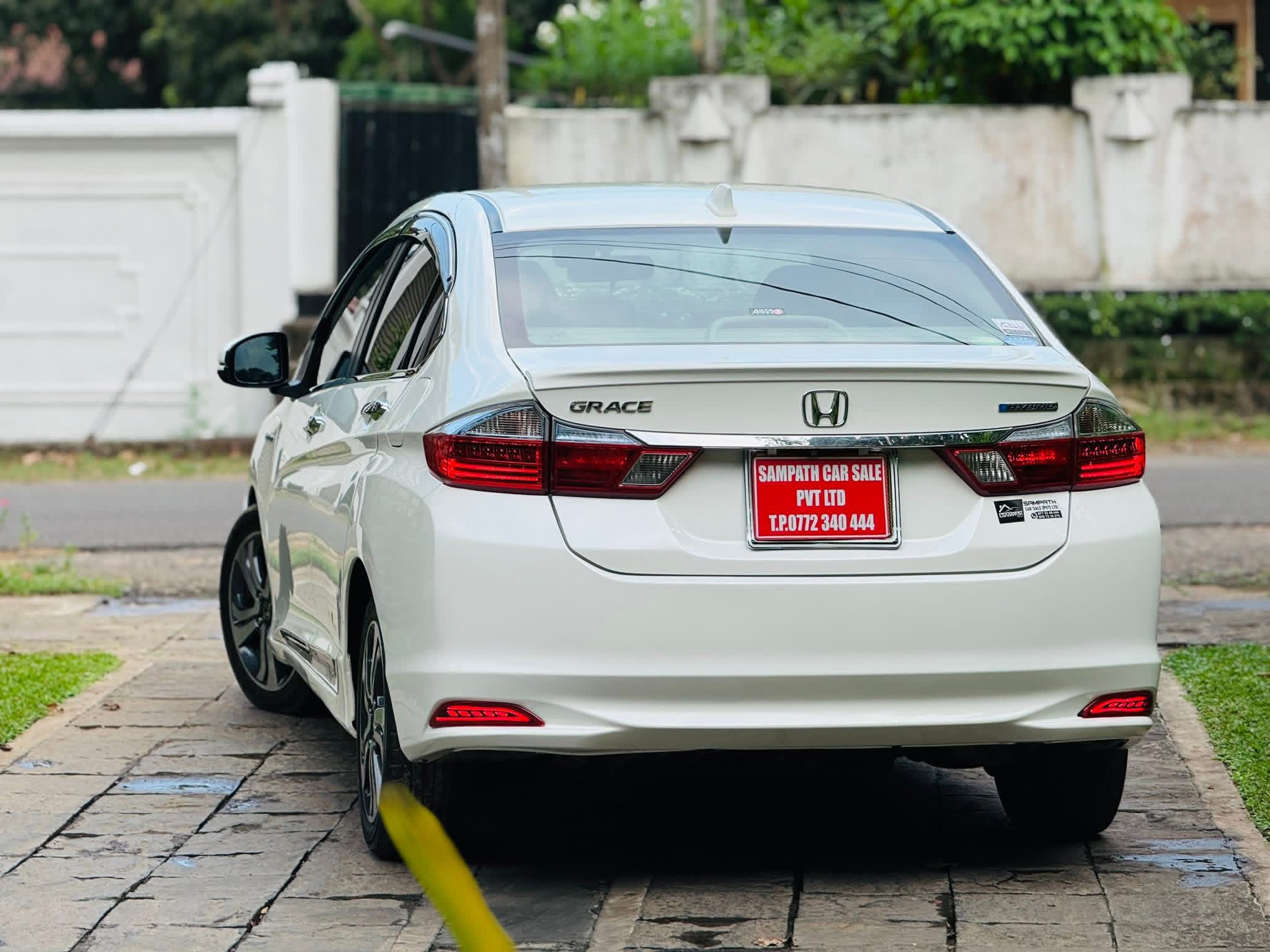 Honda Grace 2015 - Used Car sale in Sri Lanka - patpat.lk